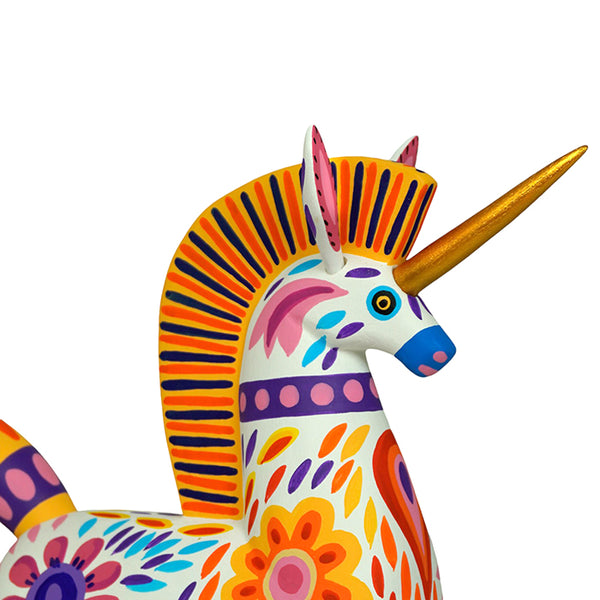 Luis Pablo: Fabulous Unicorn Woodcarving