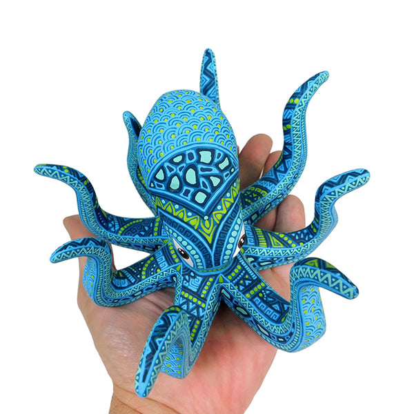 Anel Shunashi: Little Octopus Woodcarving