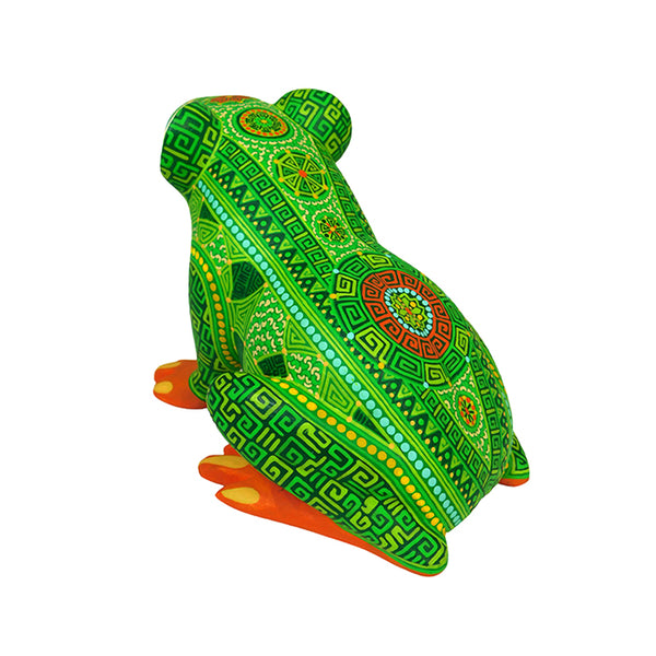 Anel Shunashi: Frog Woodcarving