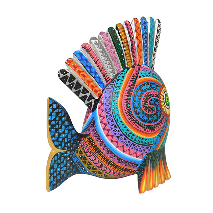 Ivan Fuentes: Vibrant Fish Woodcarving