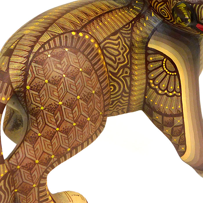 Laura Melchor: Gorgeous Elephant Woodcarving Alebrije