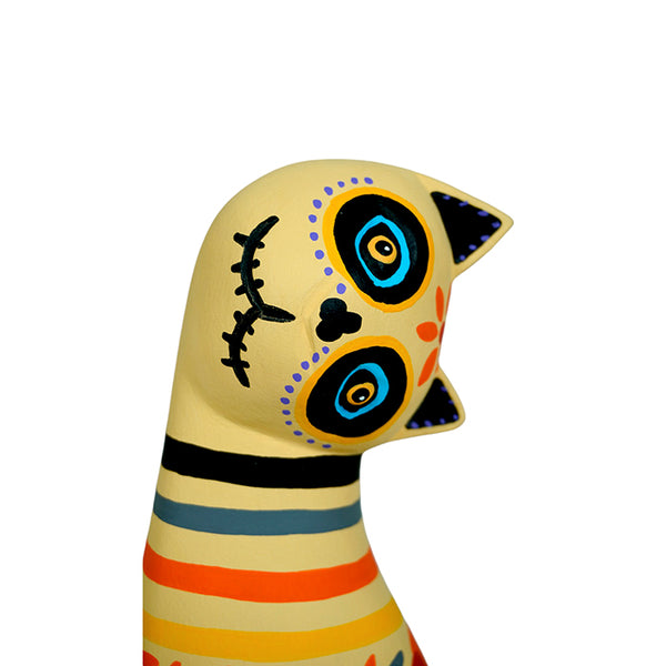 Luis Pablo: Mexican Hearts Cat Woodcarving