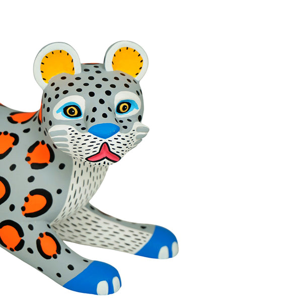 Luis Pablo: Snow Leopard Sculpture