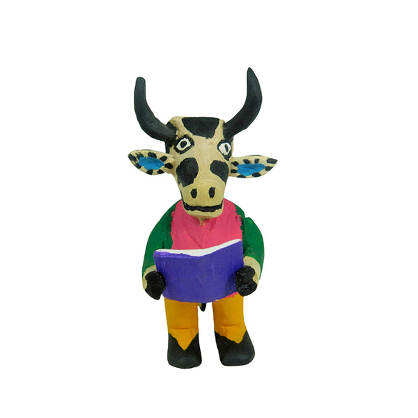 Maximino Santiago: Little Reader Cow Woodcarving