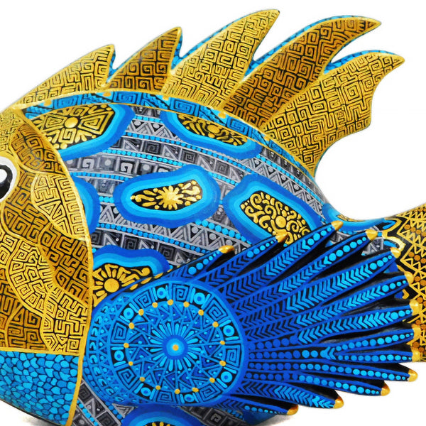 Anel Shunashi: Fish Woodcarving